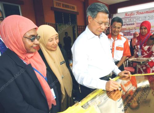 MUSTAPA MOHAMED