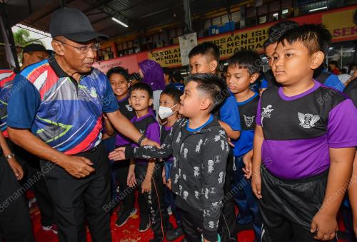 DATUK SERI TAKIYUDDIN HASSAN