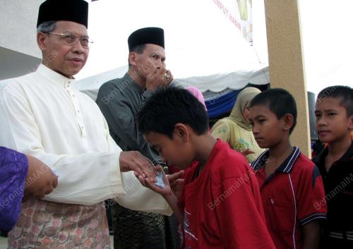 MUSTAPA MOHAMED
