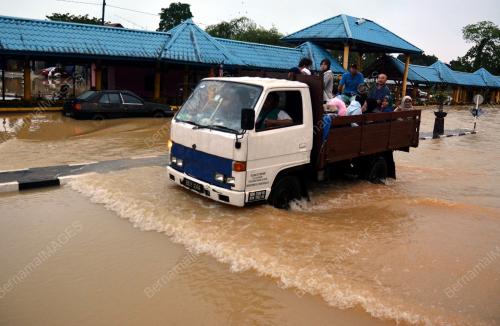 KB01_04012017_BANJIR_TENGGELAM
