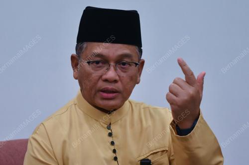 DATUK DR MOHD NAIM MOKHTAR