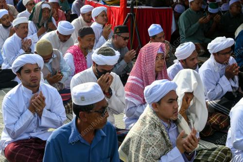 SOLAT HAJAT DI JAMBATAN TENDONG