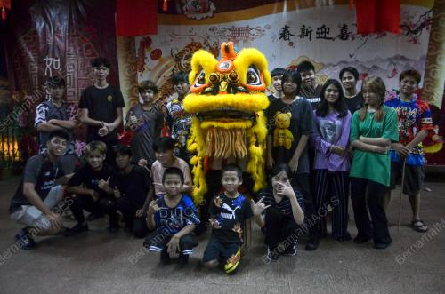 TARIAN SINGA