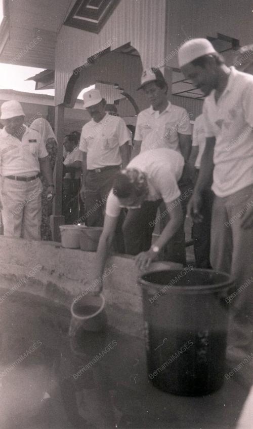 KB01_050590_GOTONG_ROYONG