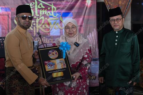 FUZIAH SALLEH