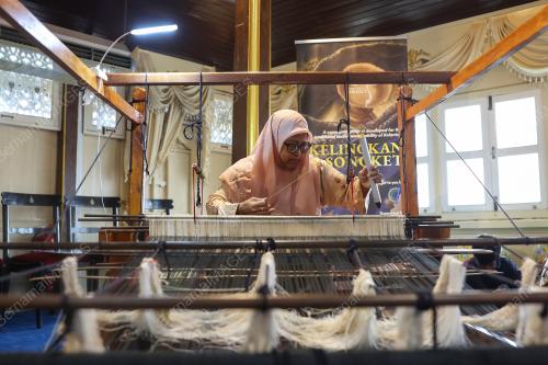TENUNAN SONGKET ASLI KELANTAN