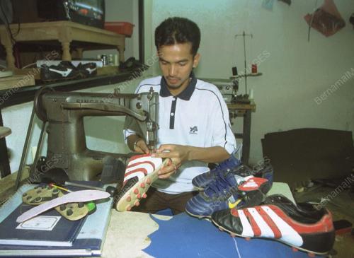 KB01_06012016_TUKANG_KASUT