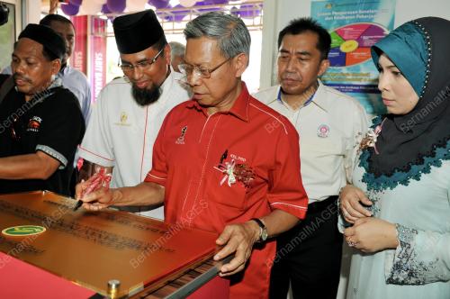 KB01_06052012_HALAL_PARK