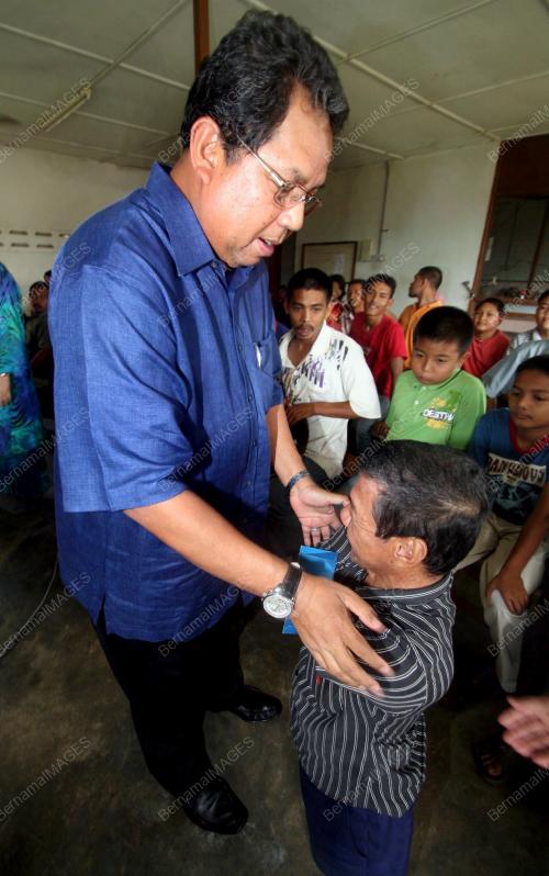AWANG ADEK HUSSIN