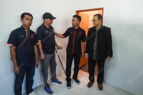 AZMAN ISMAIL