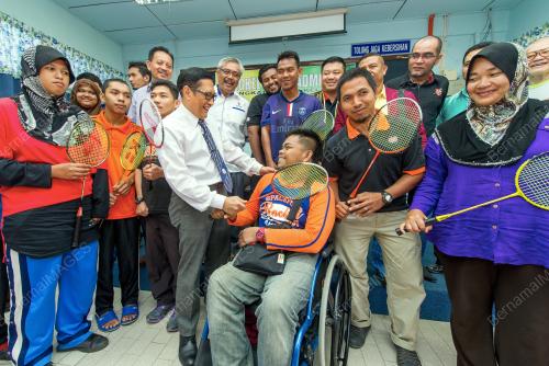 KB01_07012016_BADMINTON