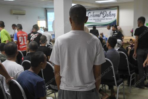 PELEPASAN BANDUAN SECARA BERLESEN