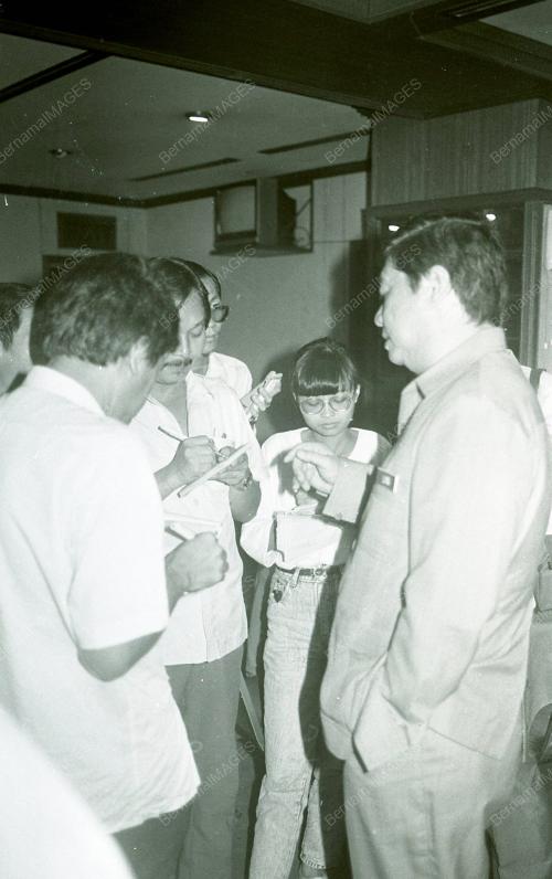 KB01_070590_PERJUMPAAN