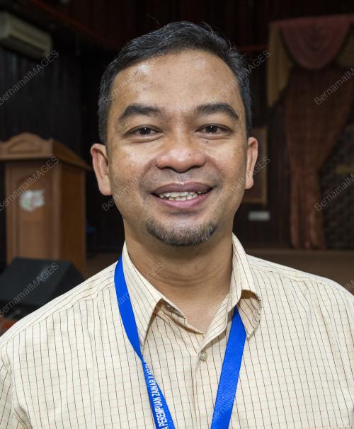 DR MOHD AZMAN YACOB