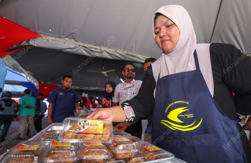 KUIH AKOK IKAN