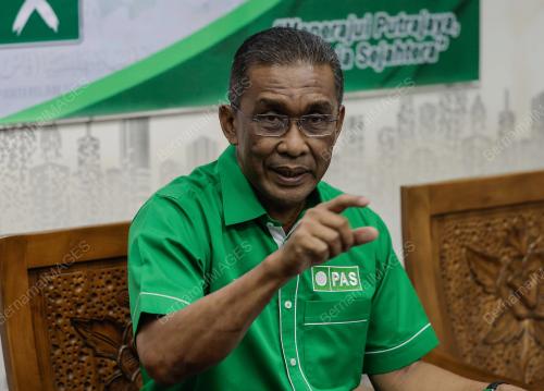 DATUK SERI TAKIYUDDIN HASSAN