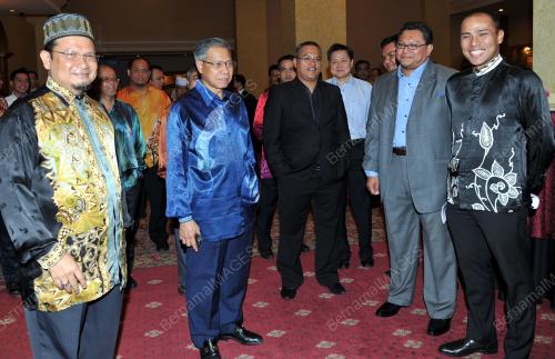 KB01_07122014_MINYAK_GAS