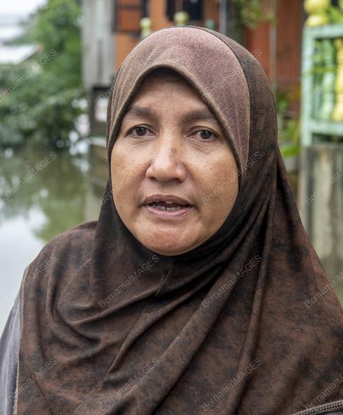 TEMBOK SUNGAI GOLOK