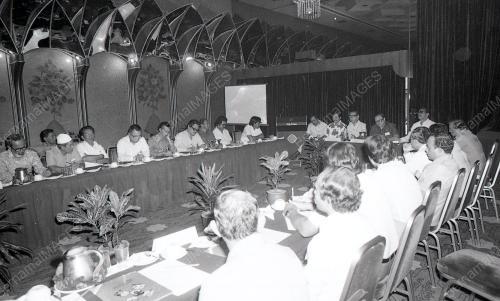 KB01_08012015_PERTEMUAN_PERNIAGAAN