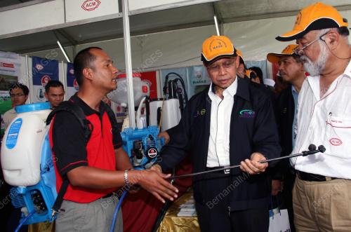 MUSTAPA MOHAMED