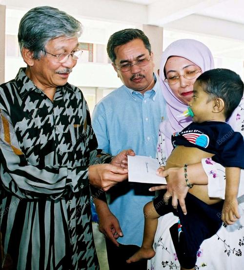 SUMBANGAN KEPADA KANAK-KANAK PESAKIT HATI