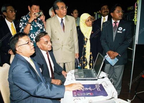 ABDUL LATIFF, TIBI SEDUNIA