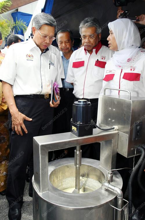 MUSTAPA MOHAMED