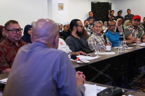 SESI LIBAT URUS PERSATUAN PENIAGA