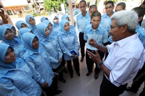 ABDUL HADI AWANG KECHIL