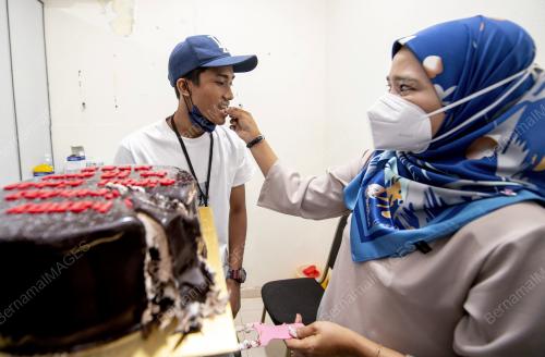 AHMAD AIROUL FIRHAN MOHD ROSDI