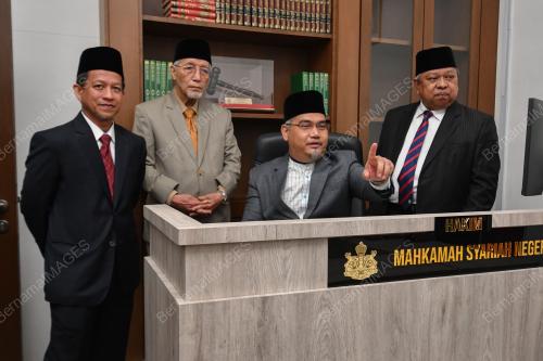 DATUK IBRAHIM DERIS