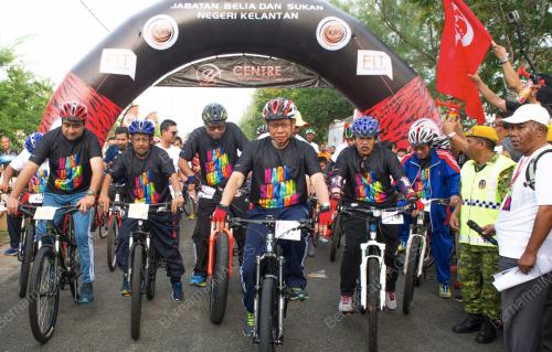 KB01_08102016_HARI_SUKAN