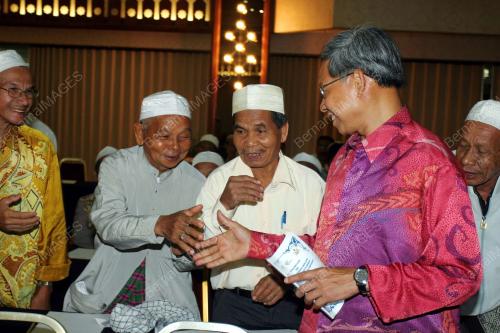 MUSTAPA MOHAMED