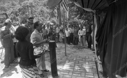 KB01_09032015_RASMI_HUTAN