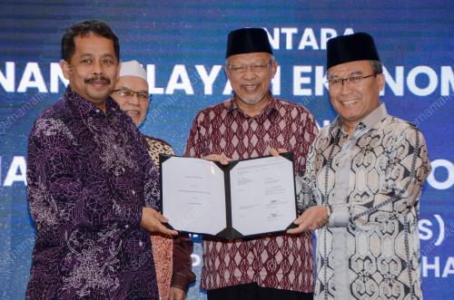 DATUK AHMAD YAKOB