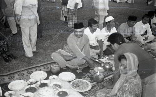 KB01_090490_GHAFARBABA_BERBUKAPUASA