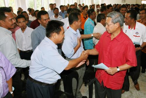 DATUK SERI MUSTAPA MOHAMED