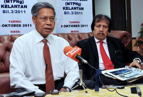 DATUK SERI MUSTAPA MOHAMED