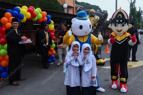 HARI PERTAMA SESI PERSEKOLAHAN