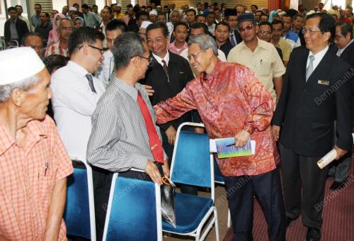 DATUK SERI MUSTAPA MOHAMED