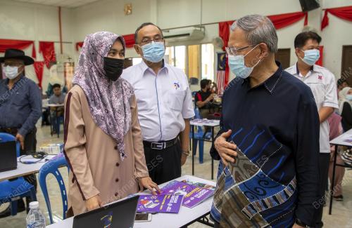 DATUK SERI MUSTAPA MOHAMED