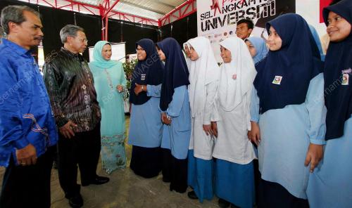MUSTAPA MOHAMED