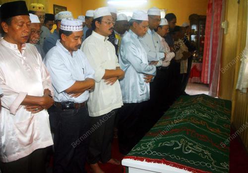 MUSTAPA MOHAMED