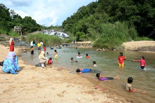 AIR TERJUN LATA REK