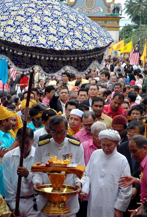 NIK ABD AZIZ NIK MAT