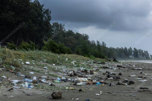 SAMPAH KIRIMAN MONSUN TIMUR LAUT