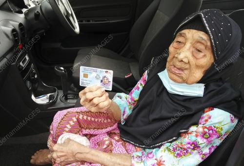 VAKSIN WARGA EMAS