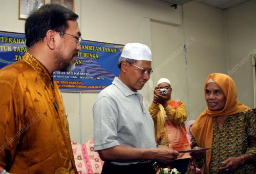 MUSTAPA MOHAMED