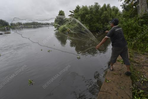 AKTIVITI MENJALA IKAN