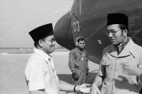 DR. MAHATHIR BIN MOHAMAD